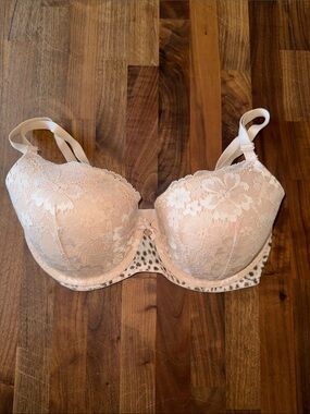 Victoria’s Secret Lace Underwire Bra in Nude with Leopard Accent